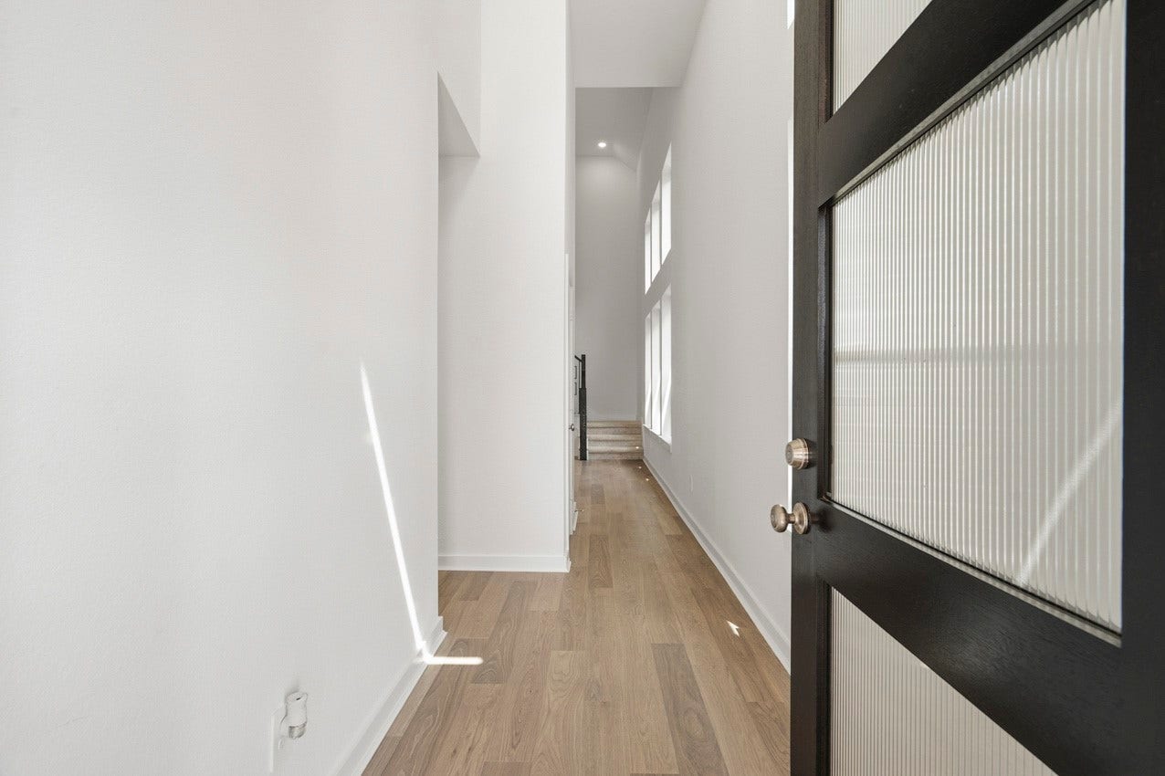 3431 Loam Lane, Richmond, TX 77406 A welcoming entryway sets the tone for the home with an inviting design and warm first impression.