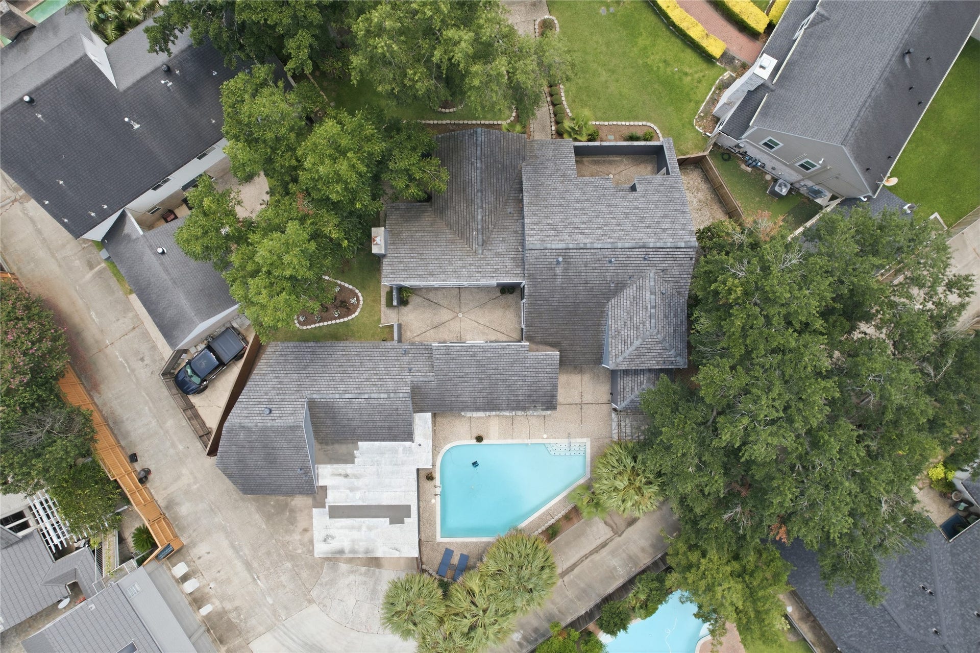703 Queensmill Court, Houston, TX 77079 Another aerial view highlights the unique layout of this home!