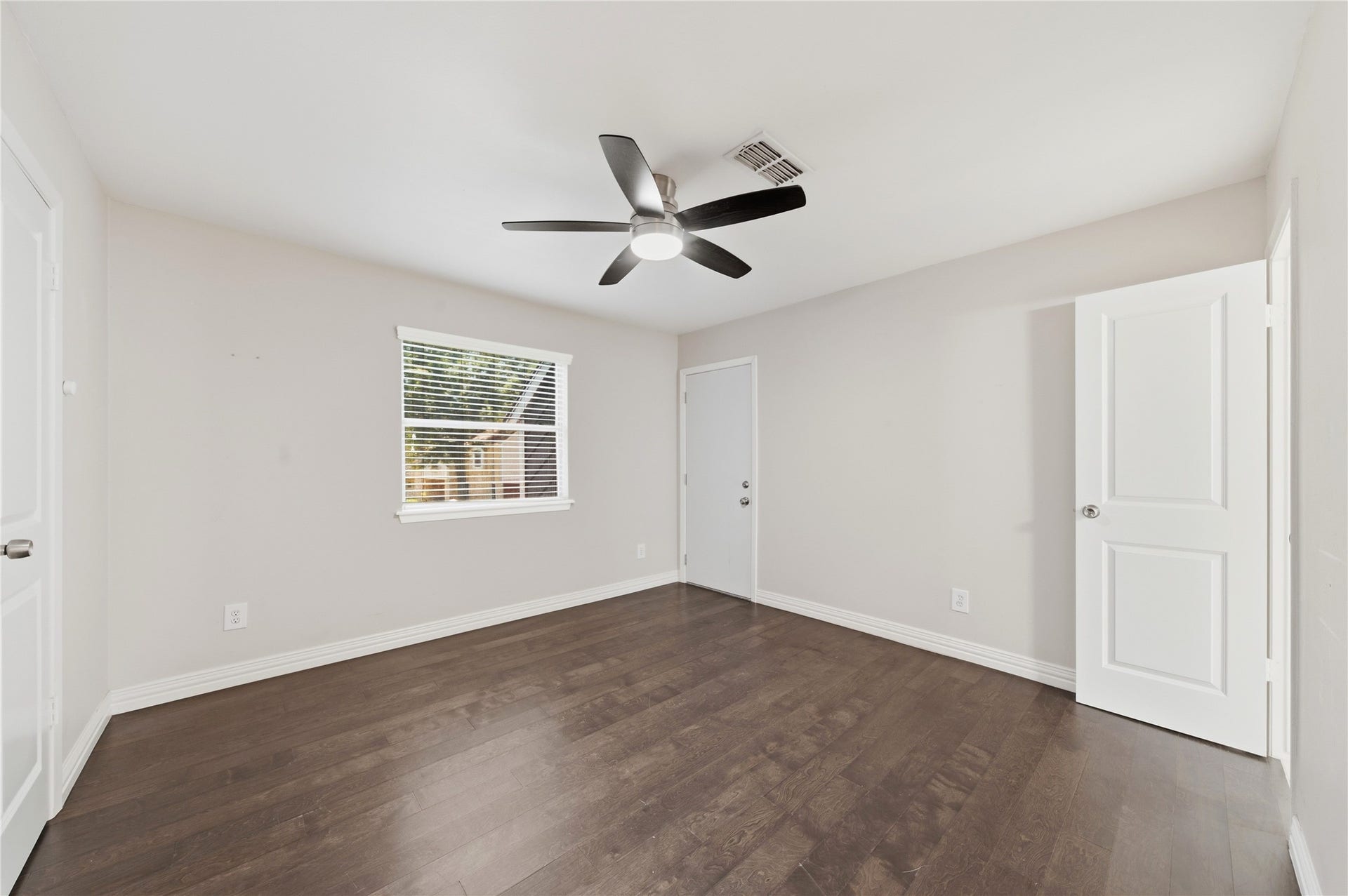 703 Queensmill Court, Houston, TX 77079 4 bedrooms in this home provide great flexibility to outfit them to your needs!