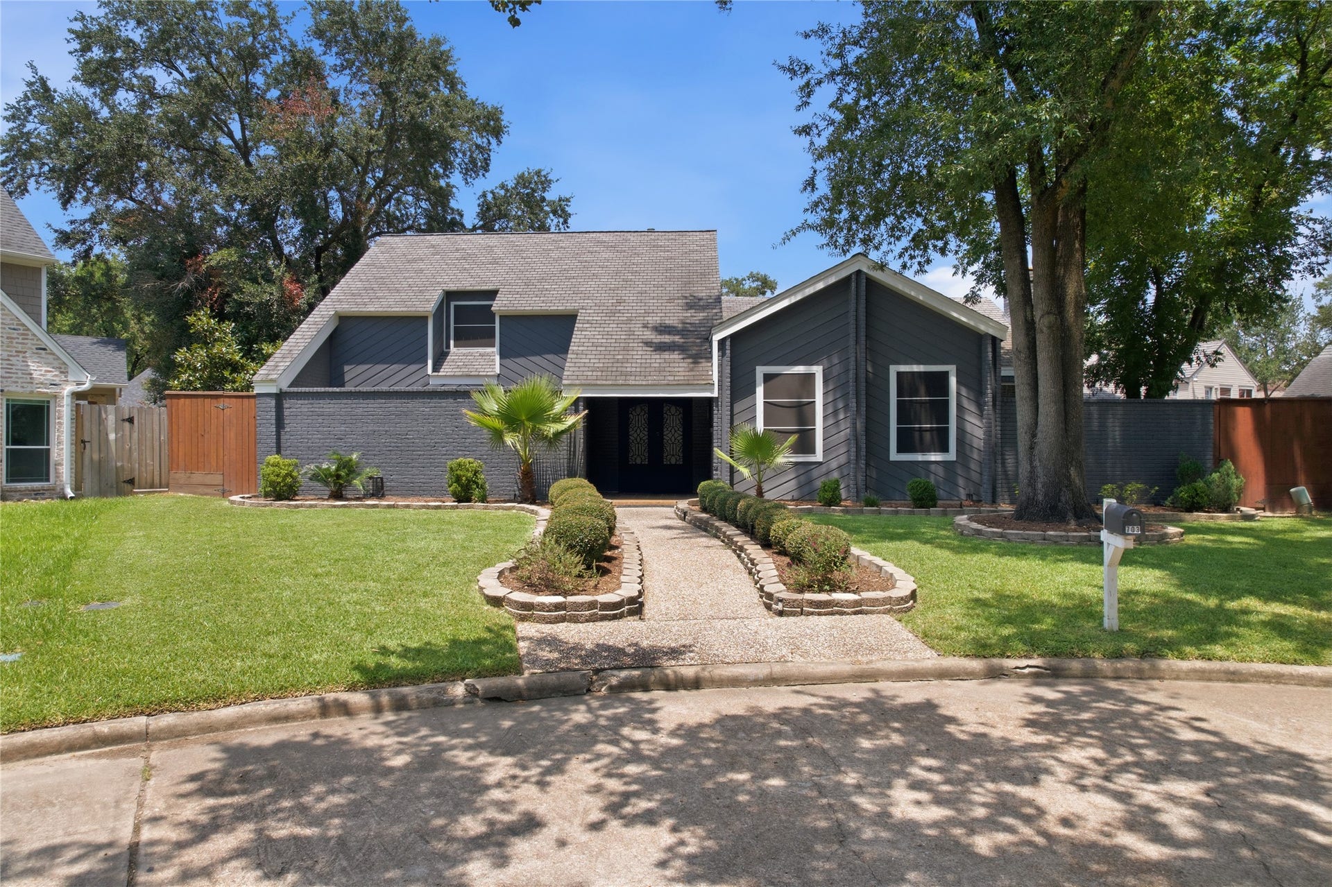 703 Queensmill Court, Houston, TX 77079 Zoned to Katy ISD!