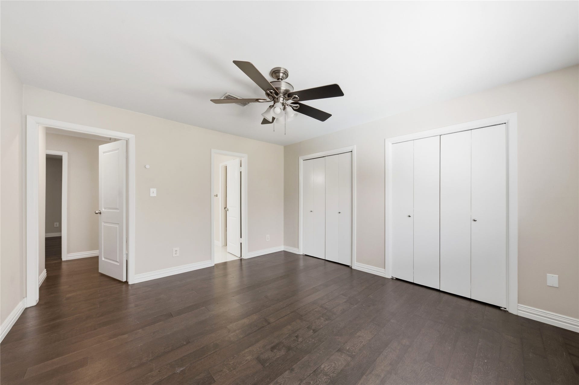 703 Queensmill Court, Houston, TX 77079 Bright and spacious secondary bedroom with two closets!