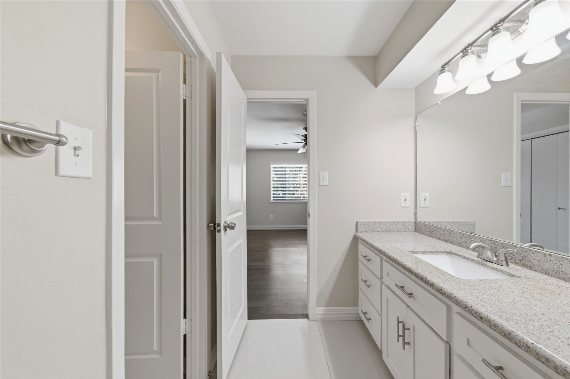 703 Queensmill Court, Houston, TX 77079 Another full bathroom with spacious vanity.