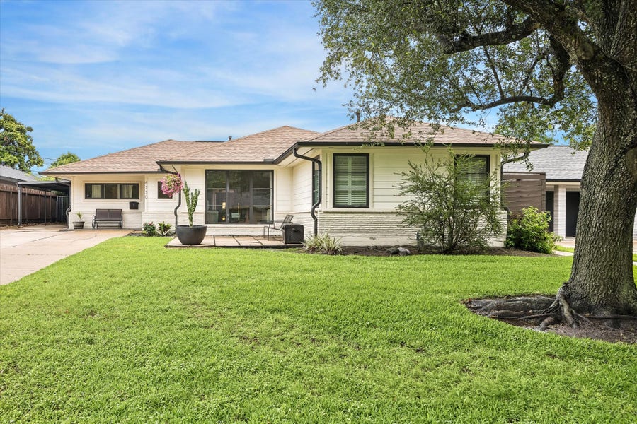Property photo for 6230 Waltway Drive, Houston, TX