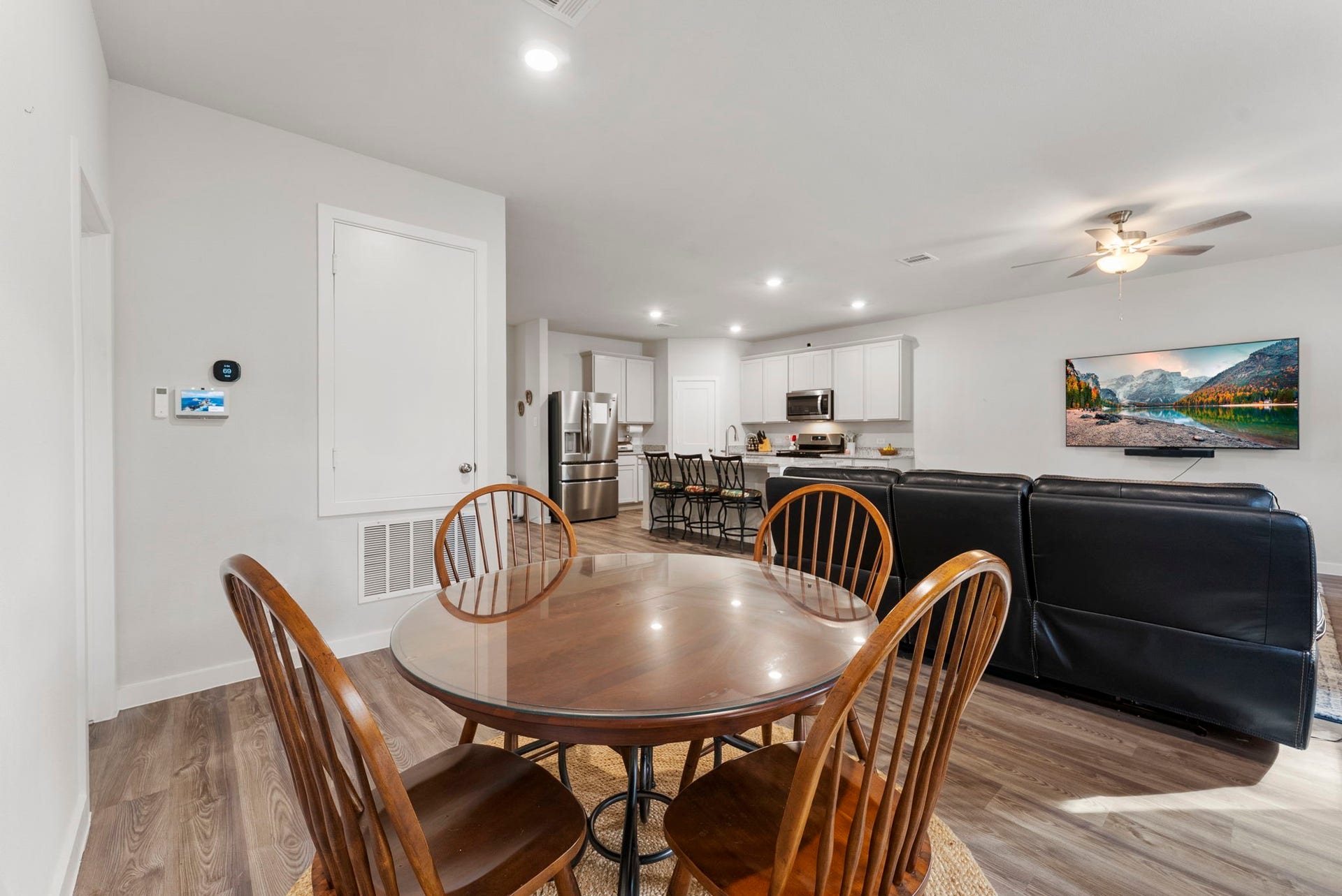 16998 Hazelnut Drive, Conroe, TX 77302 Dining area just off the family room.