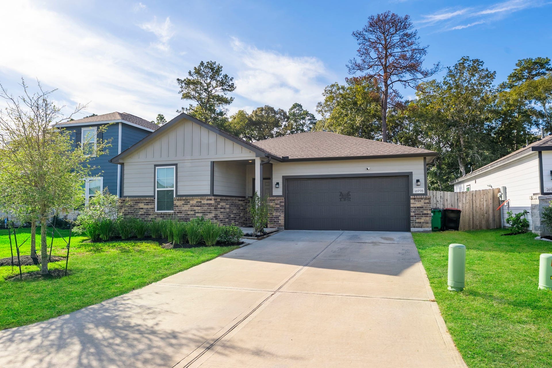 16998 Hazelnut Drive, Conroe, TX 77302 Welcome home to 16998 Hazelnut Drive!