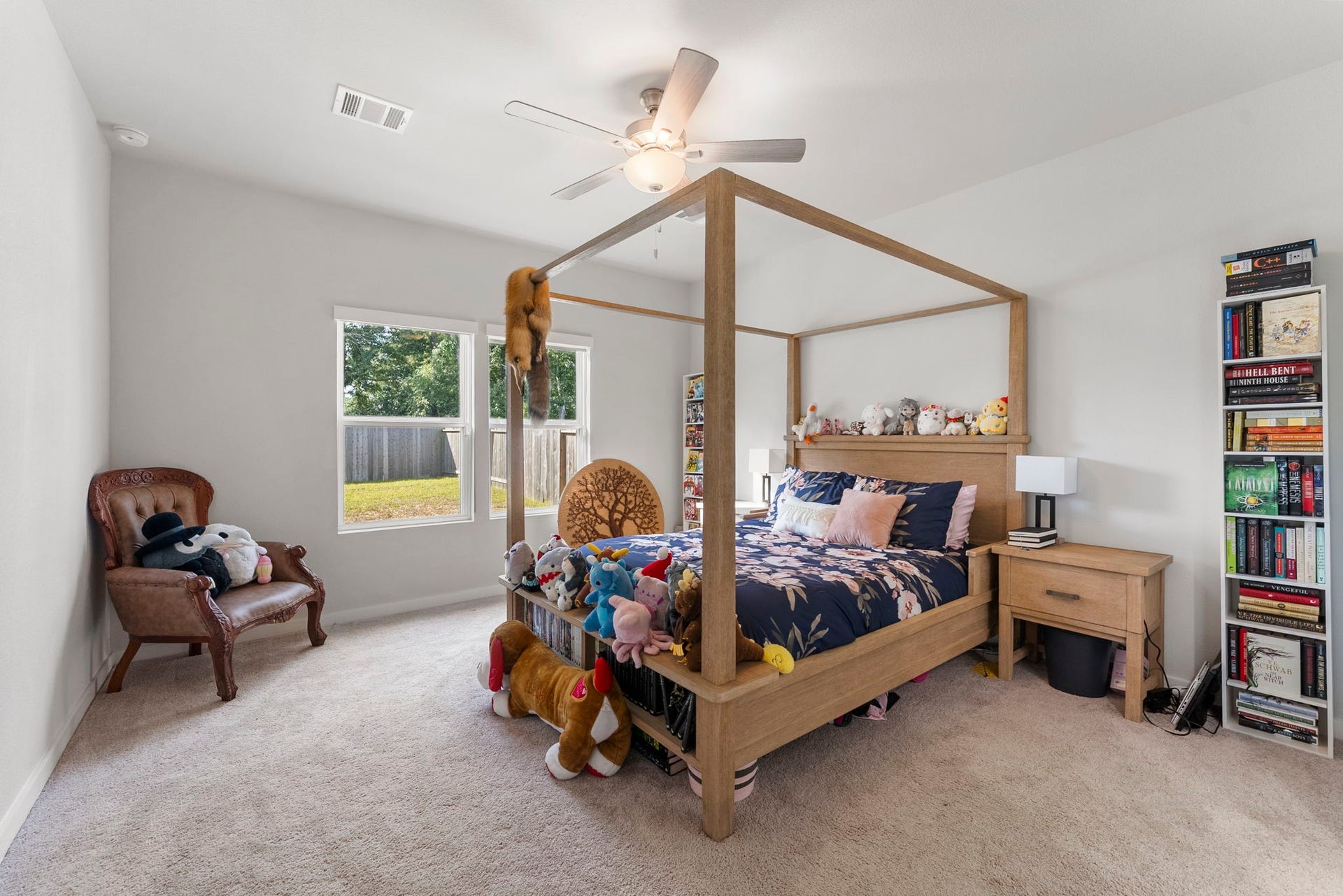 16998 Hazelnut Drive, Conroe, TX 77302 Primary suite.