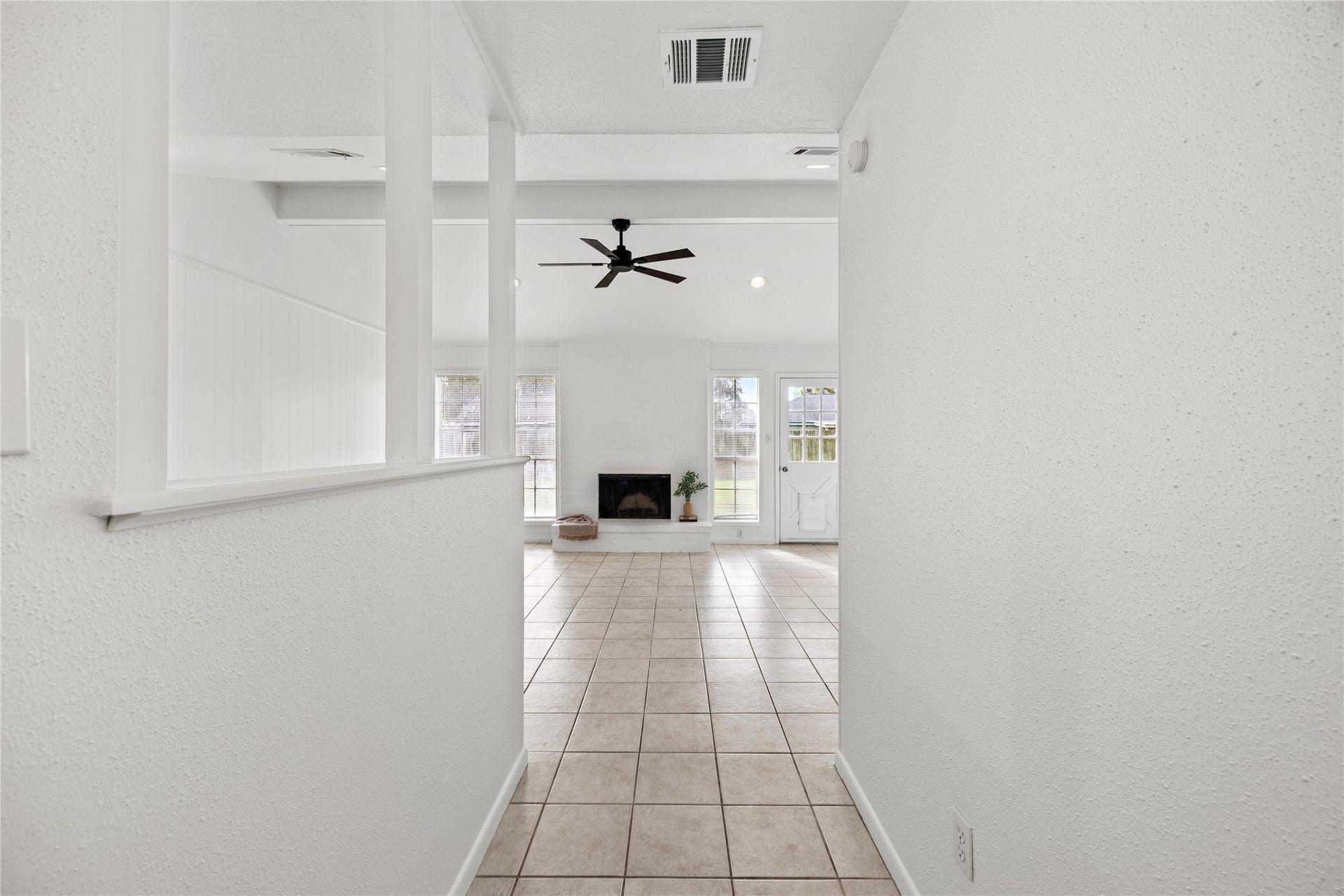 3926 Marilyn Street, Rosenberg, TX 77471 View of the family room upon entering the front door