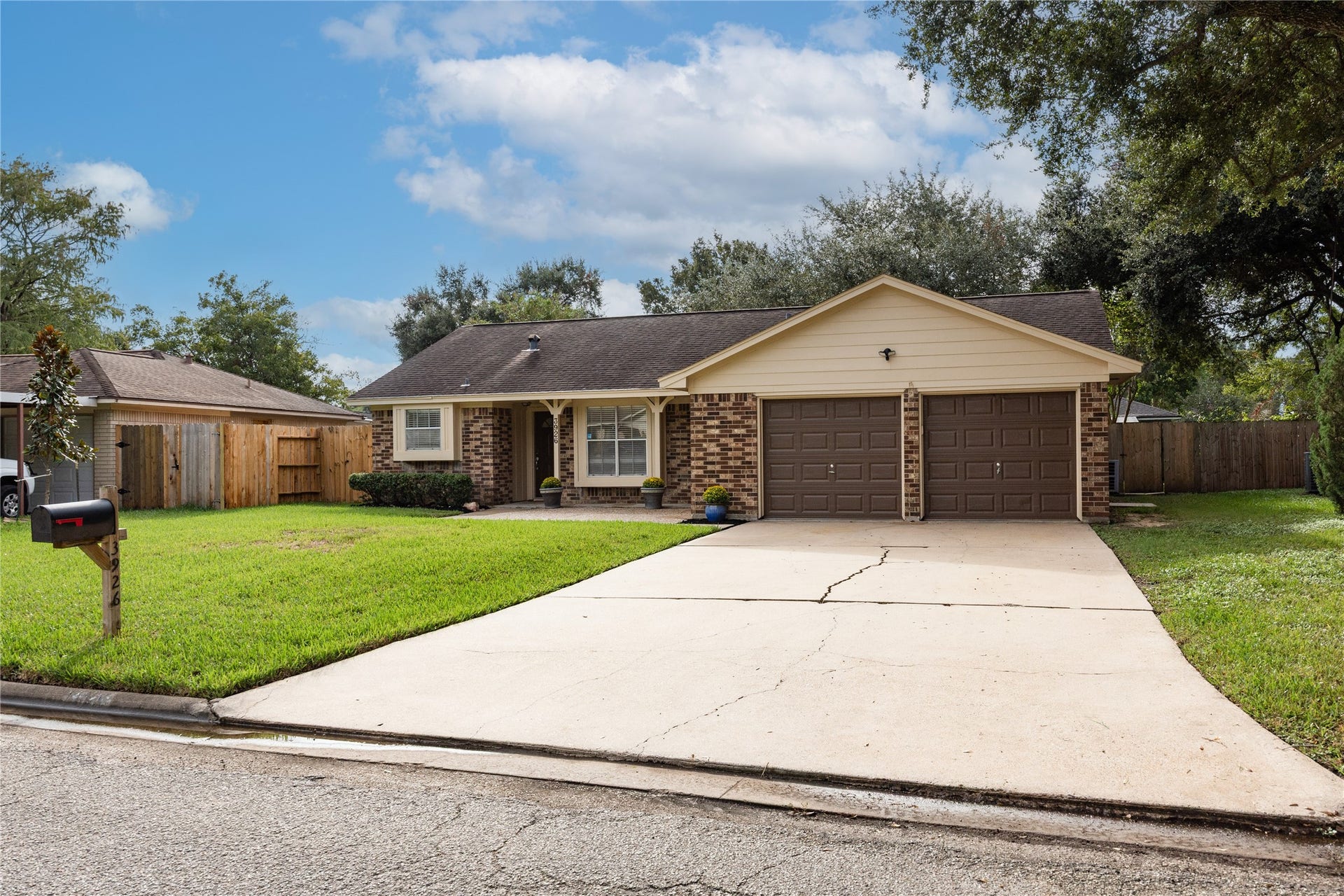 3926 Marilyn Street, Rosenberg, TX 77471 Eye-catching curb appeal with all new exterior paint