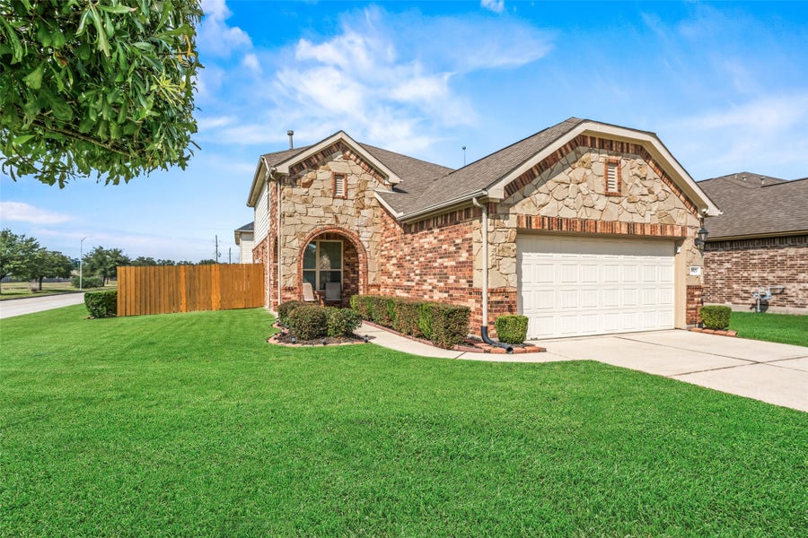 Property photo for 8903 River Dale Canyon Lane, Humble, TX