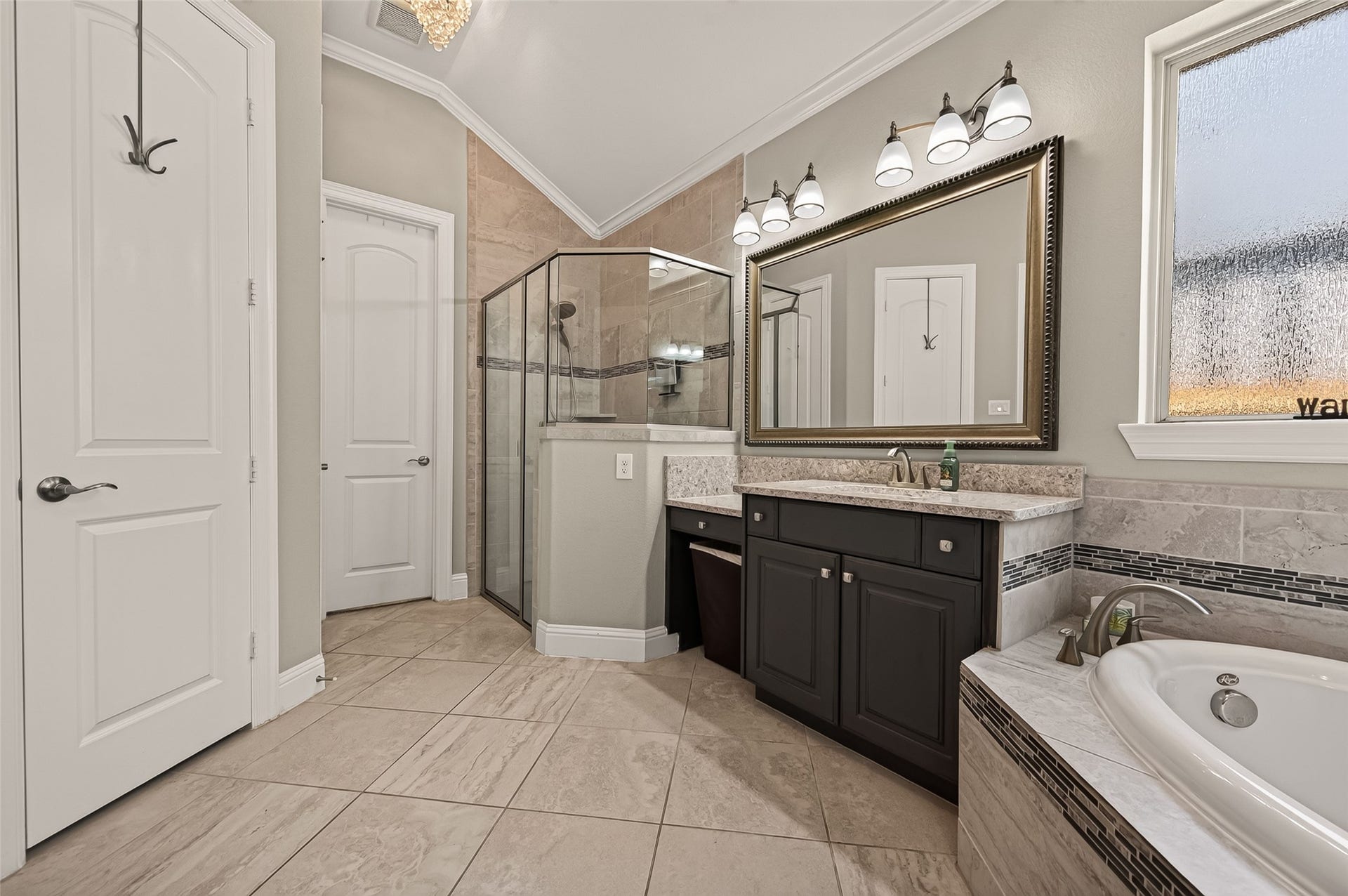 3728 Forest Brook Lane, Spring, TX 77386 Primary Bedroom Ensuite Bath
