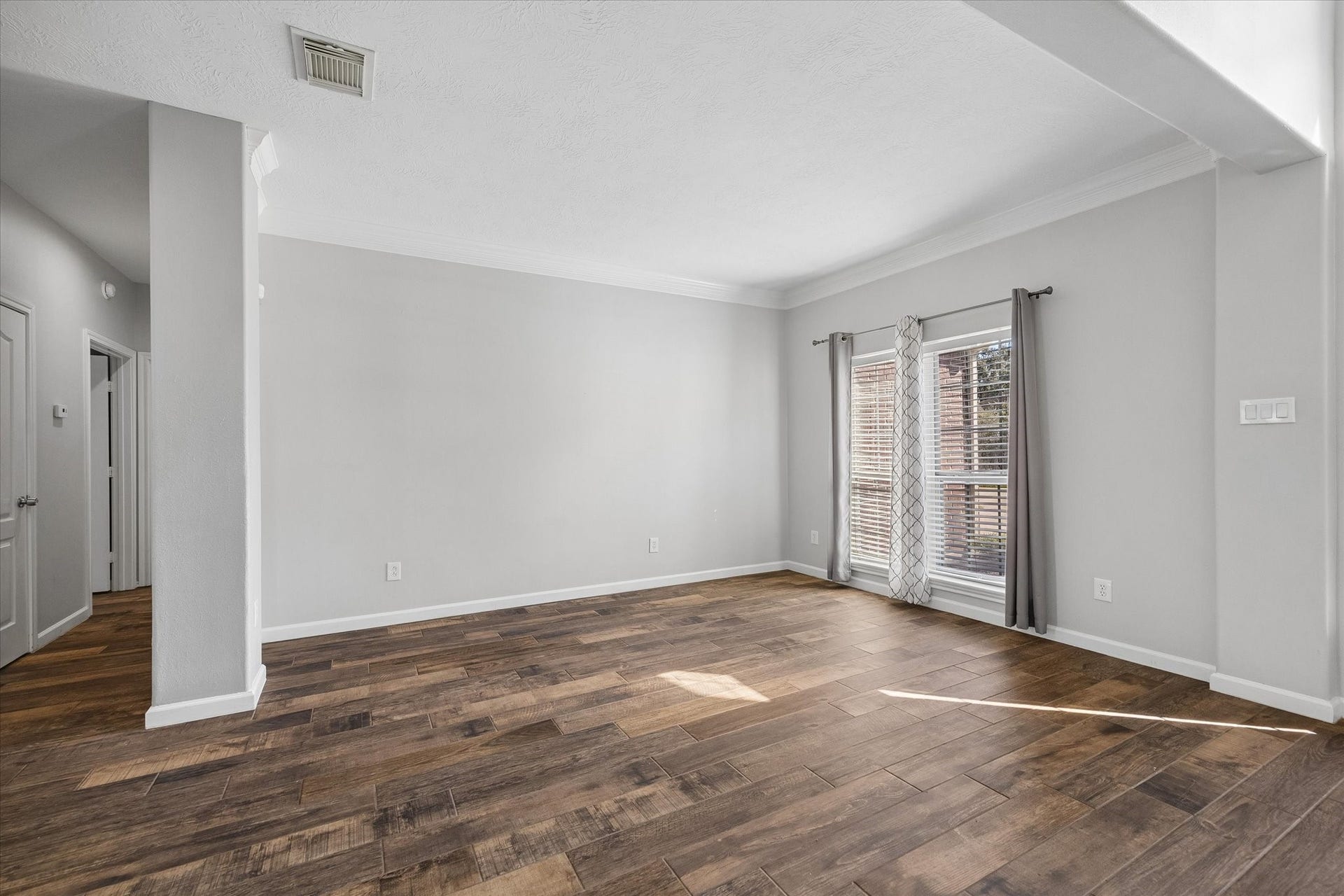 21519 Black Opal Lane, Kingwood, TX 77339 A FLEX SPACE at the front of the home can be used as a formal living area, lounge area, office space - use to fit your needs!