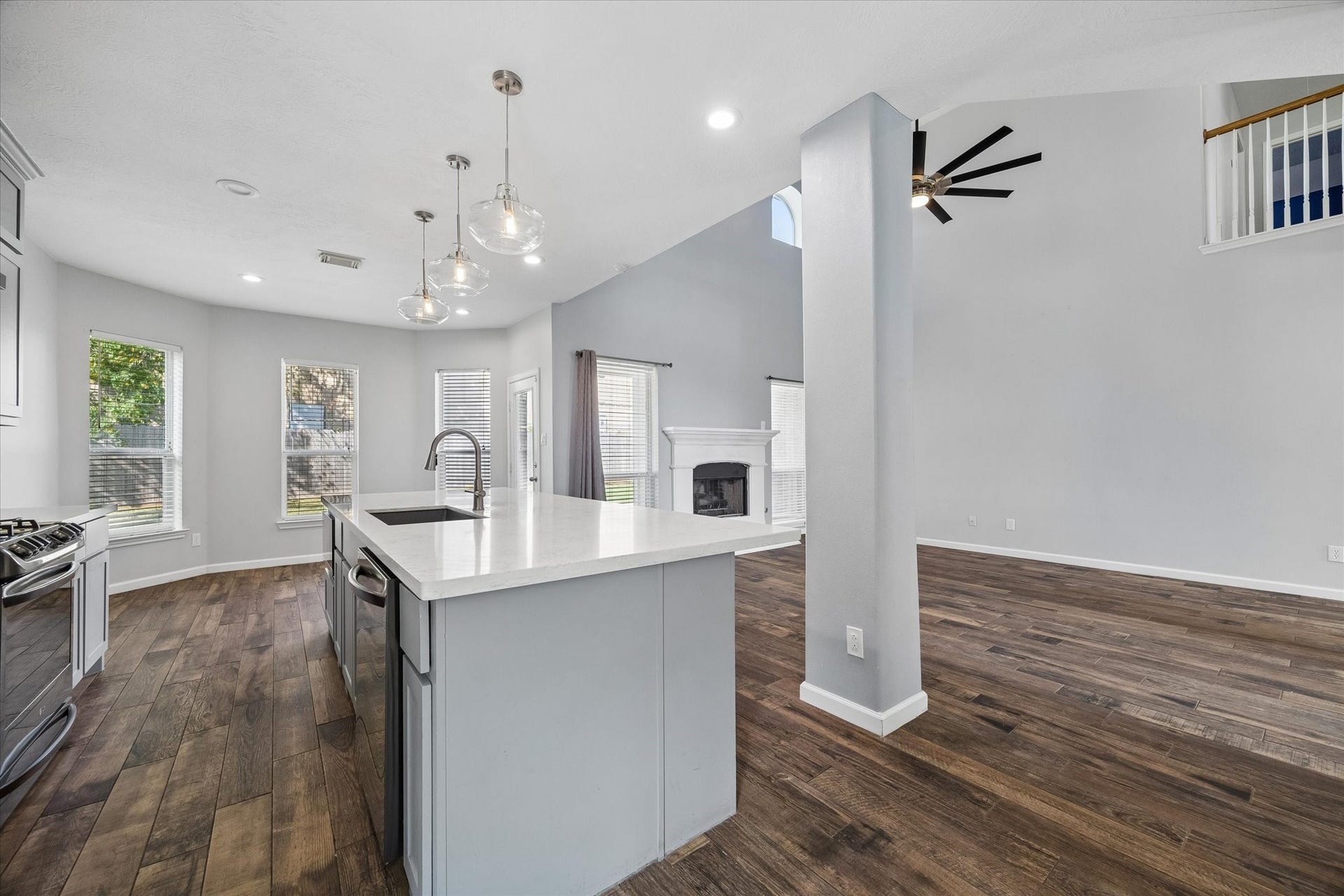 21519 Black Opal Lane, Kingwood, TX 77339 A sunny breakfast area with bay windows is a fun spot to enjoy casual meals and morning coffee!