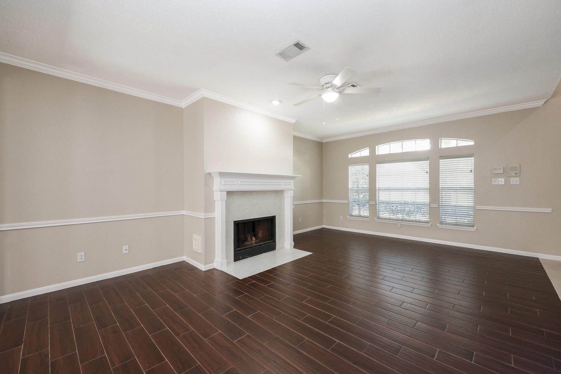 1385 El Camino Village Drive, Webster, TX 77058 1385 El Camino Village Drive, Webster, TX 77058