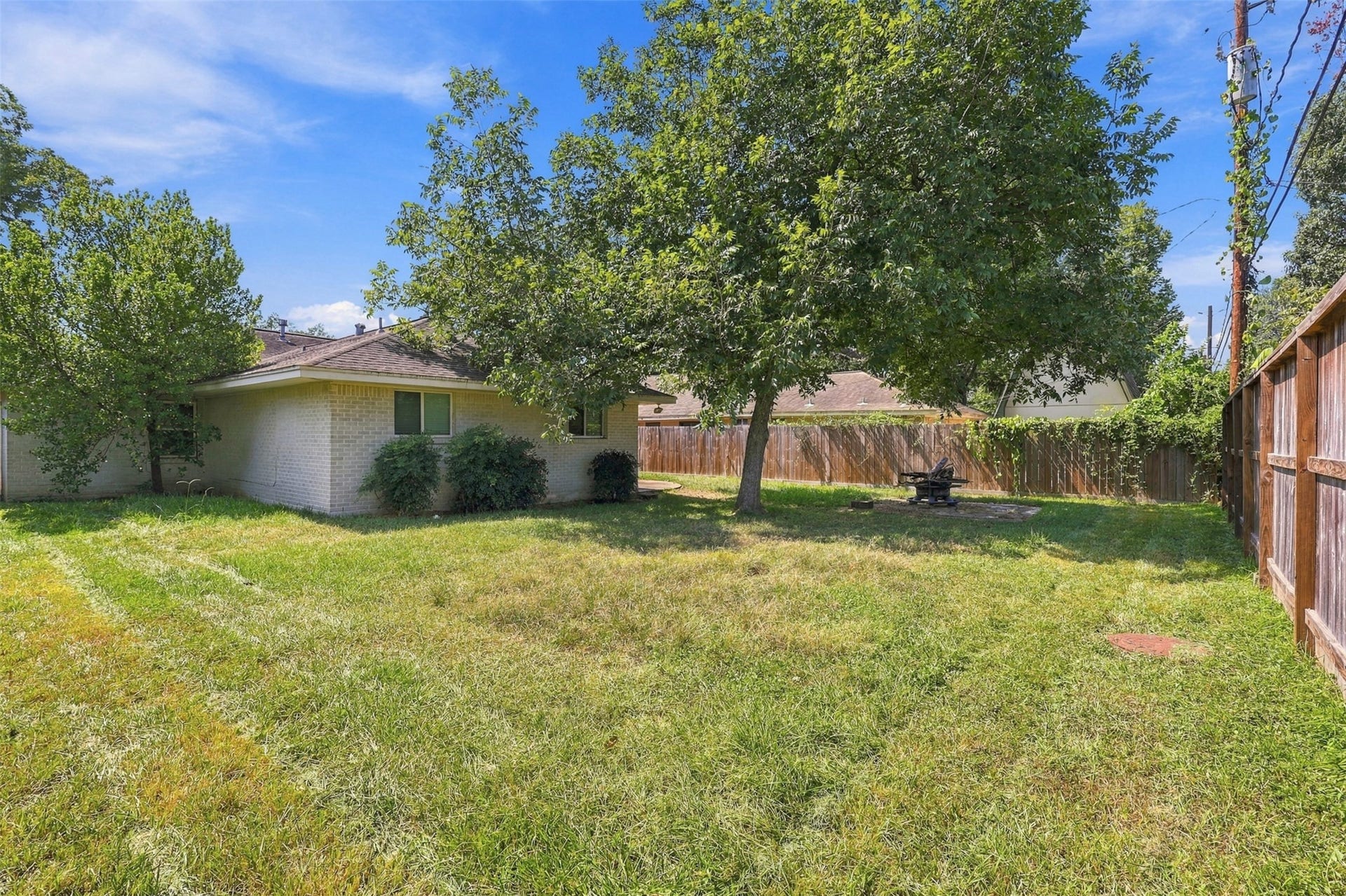 6422 Woodbrook Lane, Houston, TX 77008 Backyard