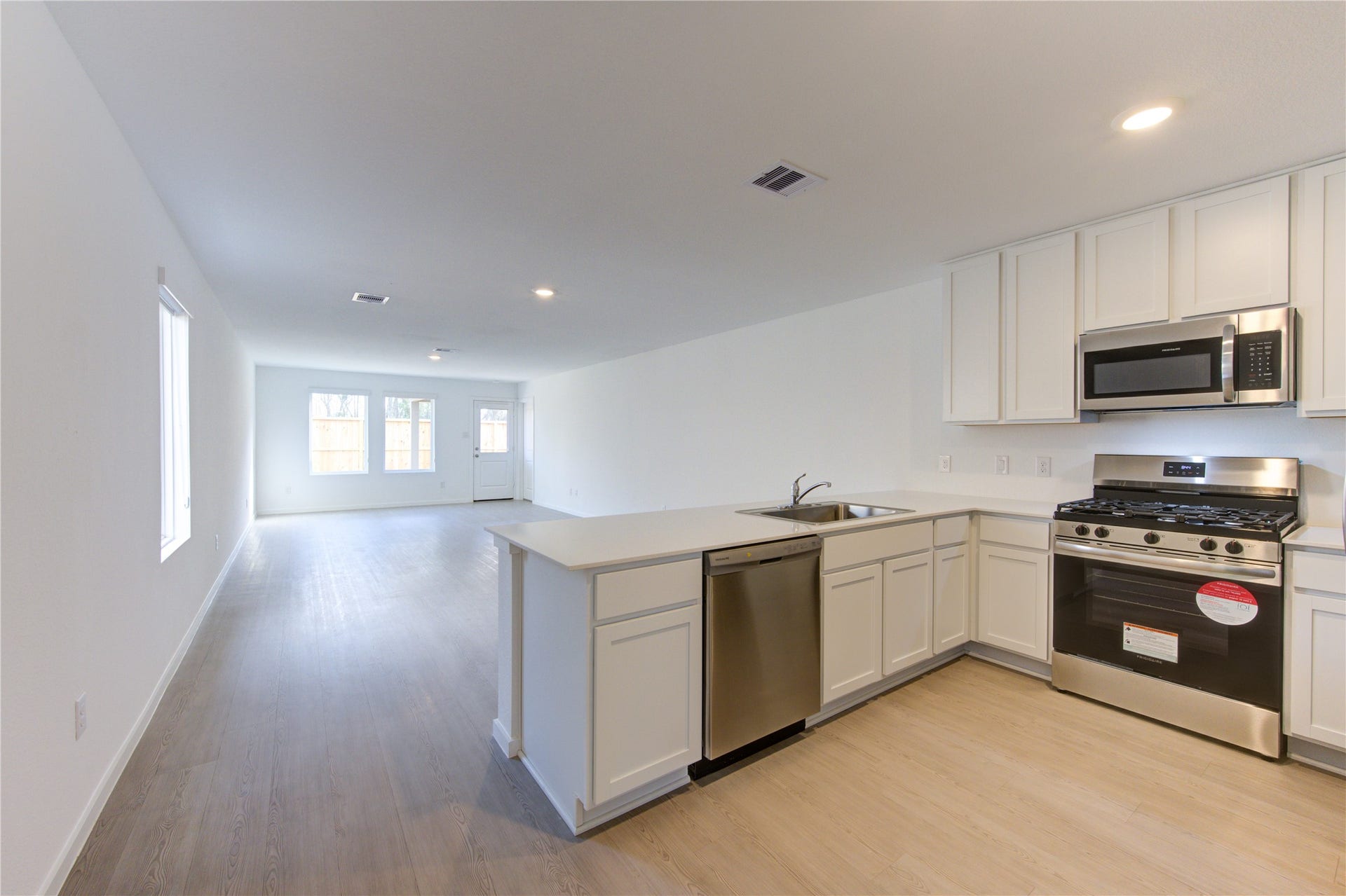 21218 Fieni Drive, New Caney, TX 77357 21218 Fieni Drive, New Caney, TX 77357