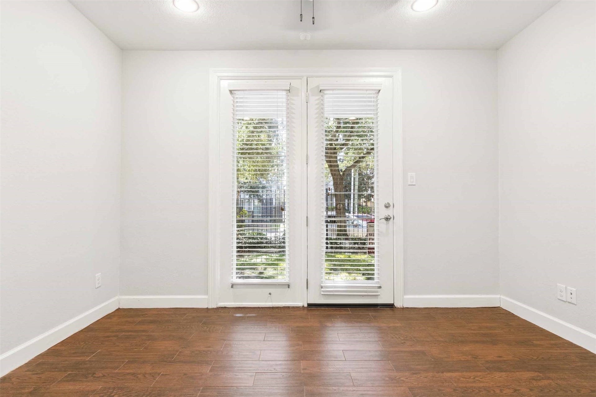 2811 Clay Street, Houston, TX 77003 2811 Clay Street, Houston, TX 77003