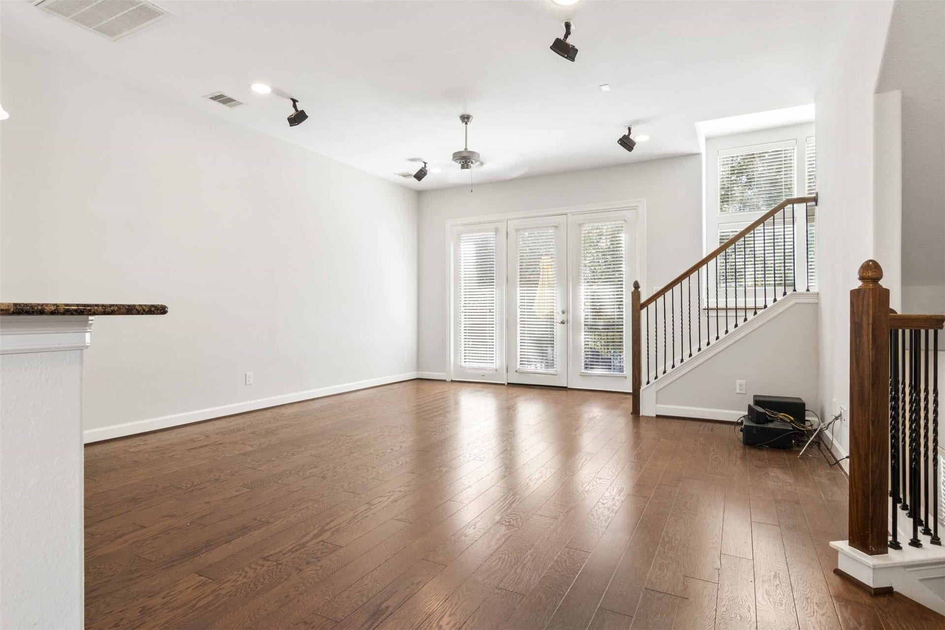 2811 Clay Street, Houston, TX 77003 2811 Clay Street, Houston, TX 77003