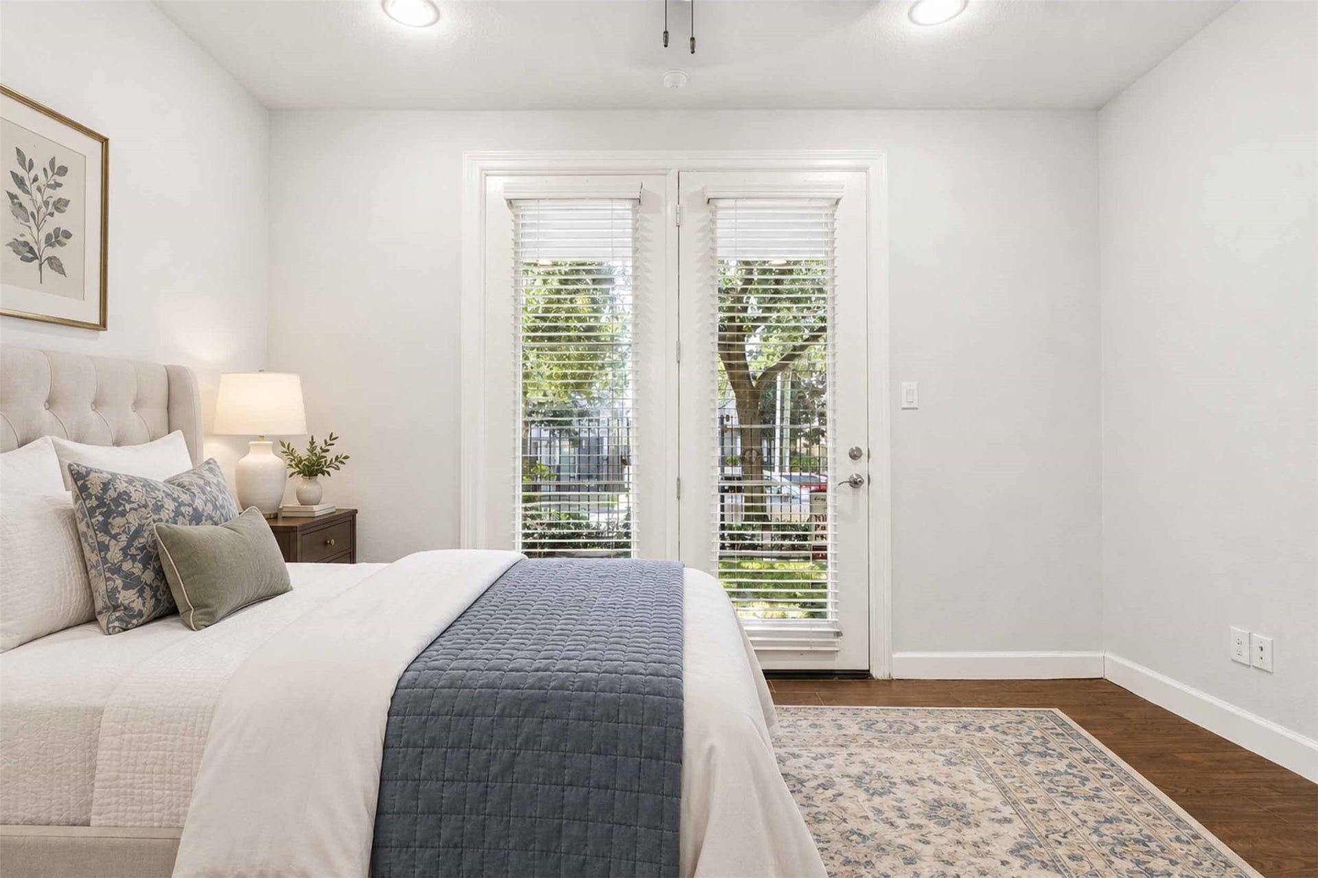 2811 Clay Street, Houston, TX 77003 Staged first floor bedroom with full bath.