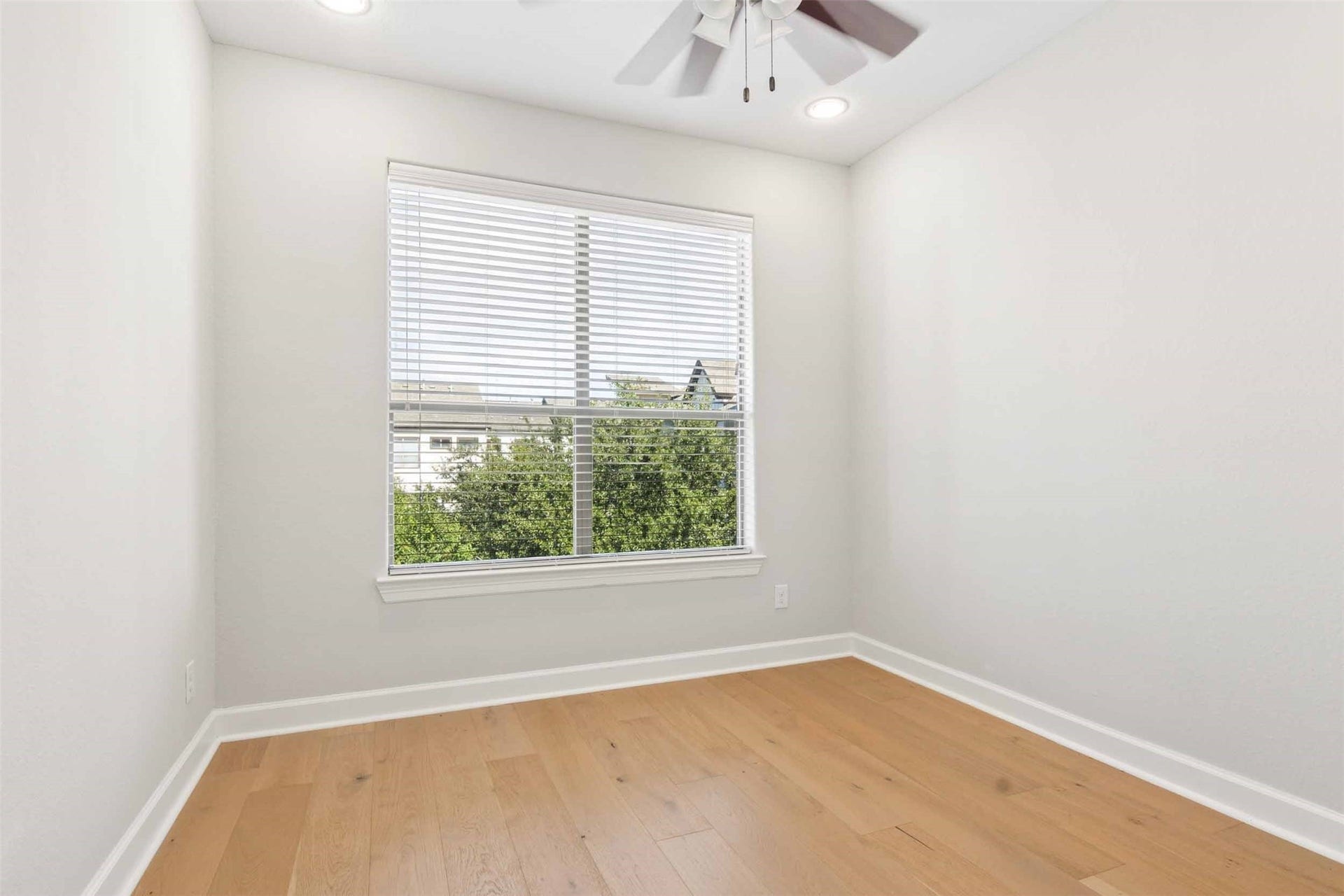 2811 Clay Street, Houston, TX 77003 2811 Clay Street, Houston, TX 77003