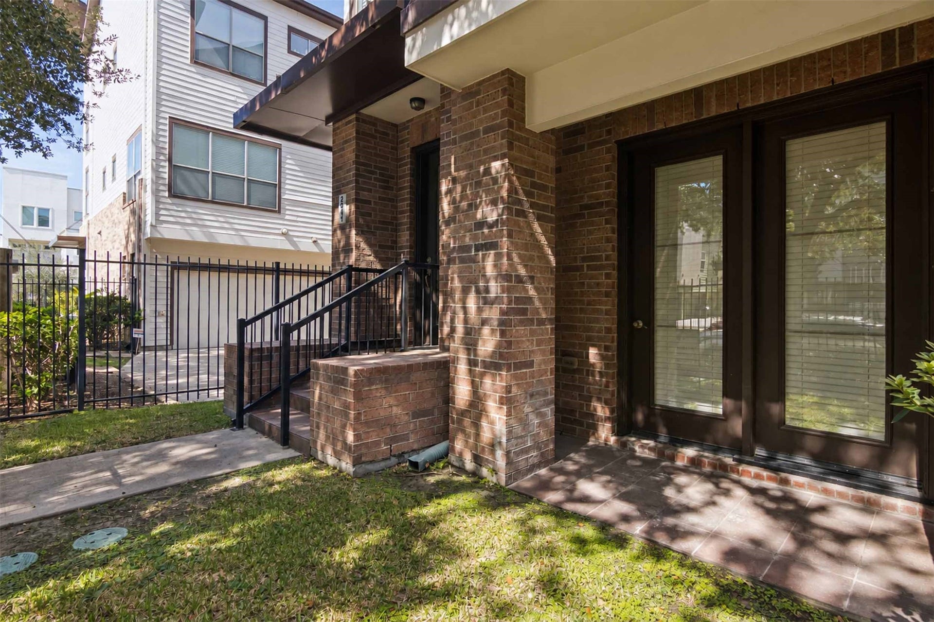2811 Clay Street, Houston, TX 77003 French doors from first floor bedroom.