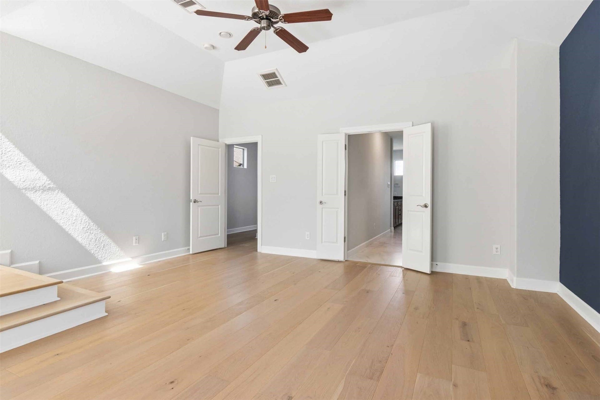 2811 Clay Street, Houston, TX 77003 2811 Clay Street, Houston, TX 77003