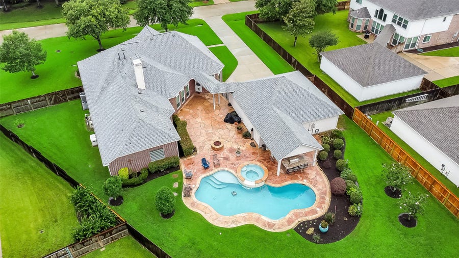 Property photo for 205 Trail Bend Lane, Friendswood, TX
