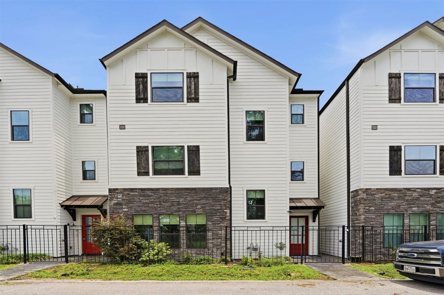 Property photo for 1723 W 14th Street, #B, Houston, TX