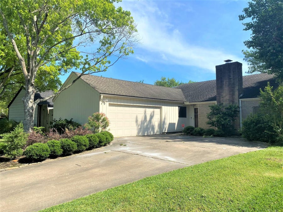 Property photo for 11807 Poplar Creek Drive, Houston, TX