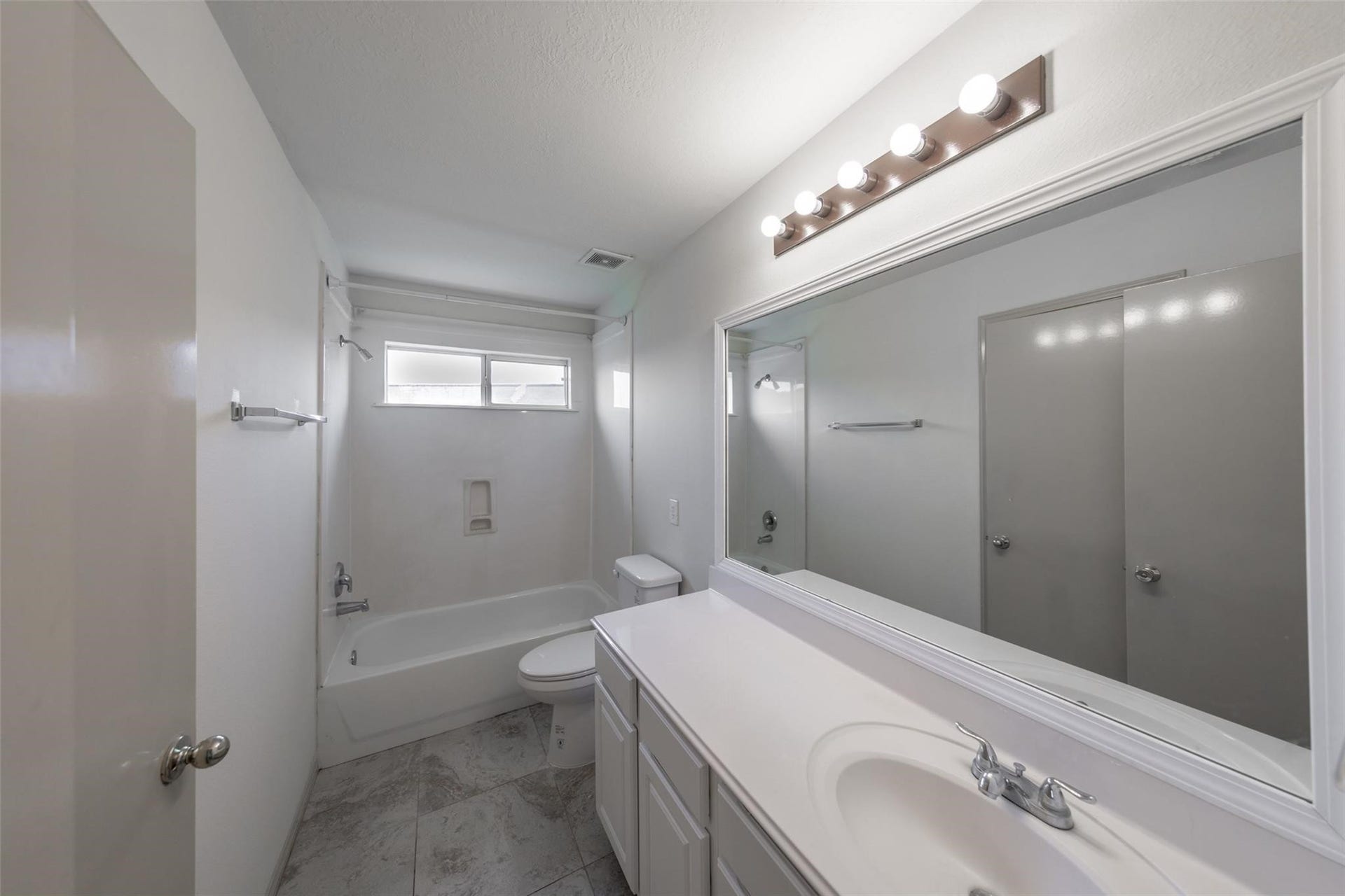 20002 Bluecreek Ridge, Katy, TX 77449 20002 Bluecreek Ridge, Katy, TX 77449