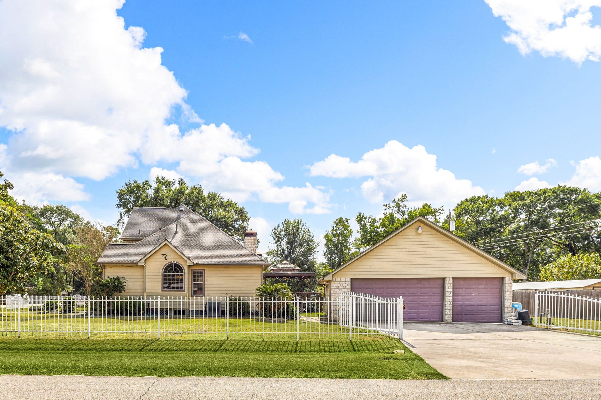 21427 Tophill Drive, Spring, TX 77388
