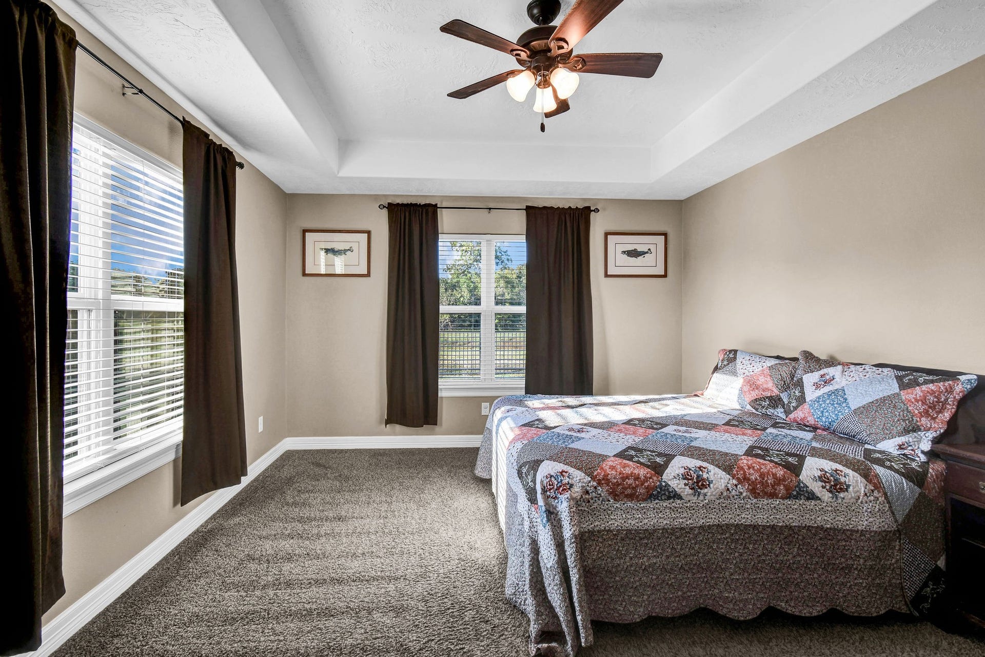 406 Wellshire Drive, West Columbia, TX 77486