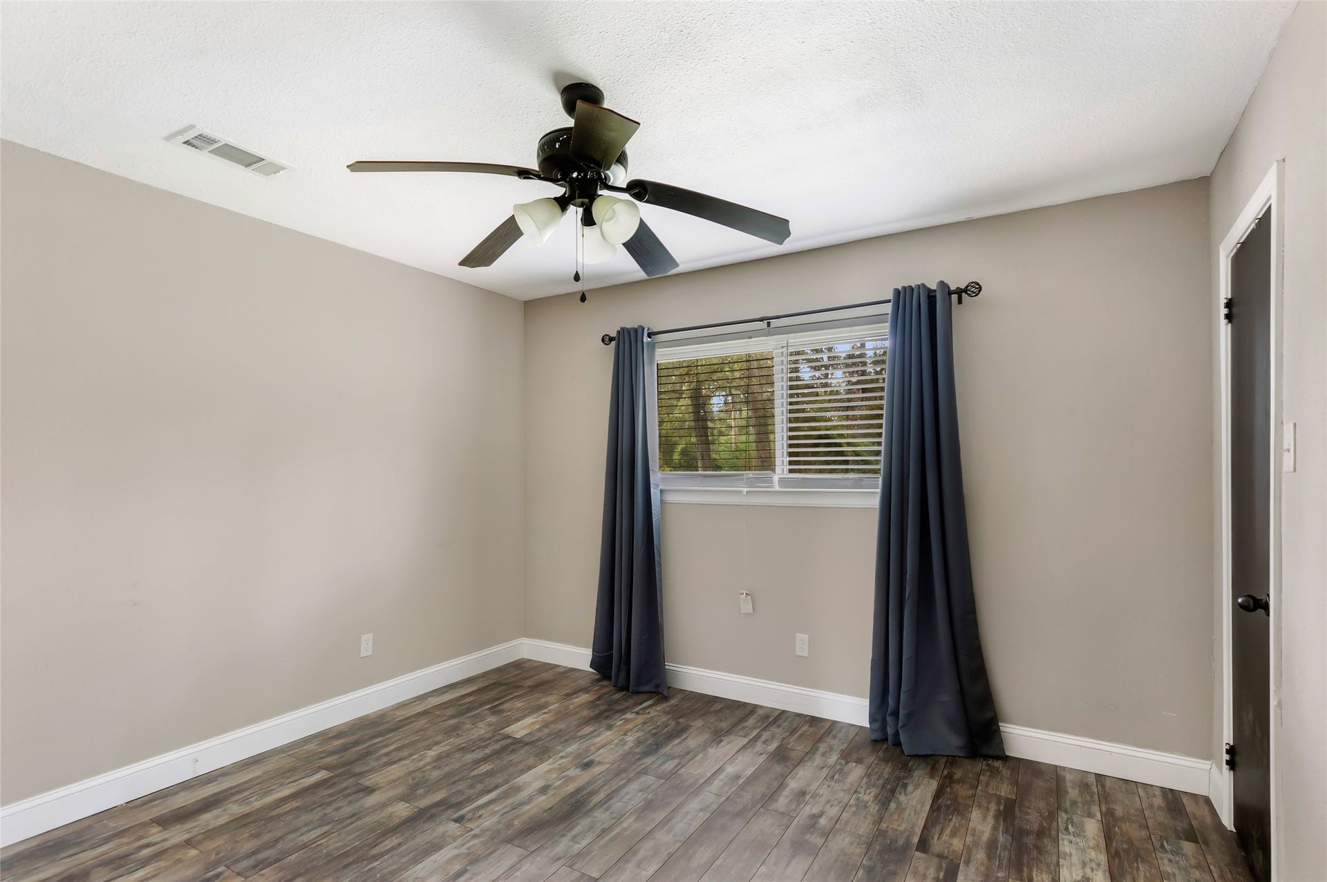 20906 Flaming Arrow Trail, Crosby, TX 77532 Bedroom