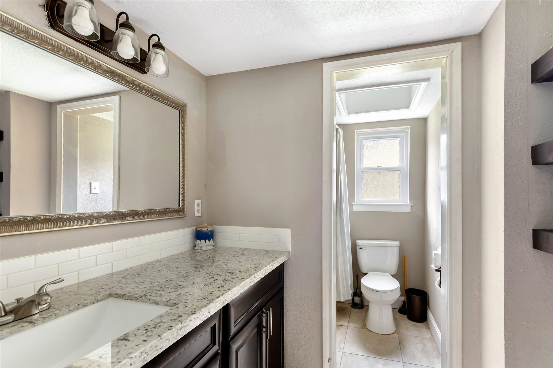 20906 Flaming Arrow Trail, Crosby, TX 77532 Bathroom
