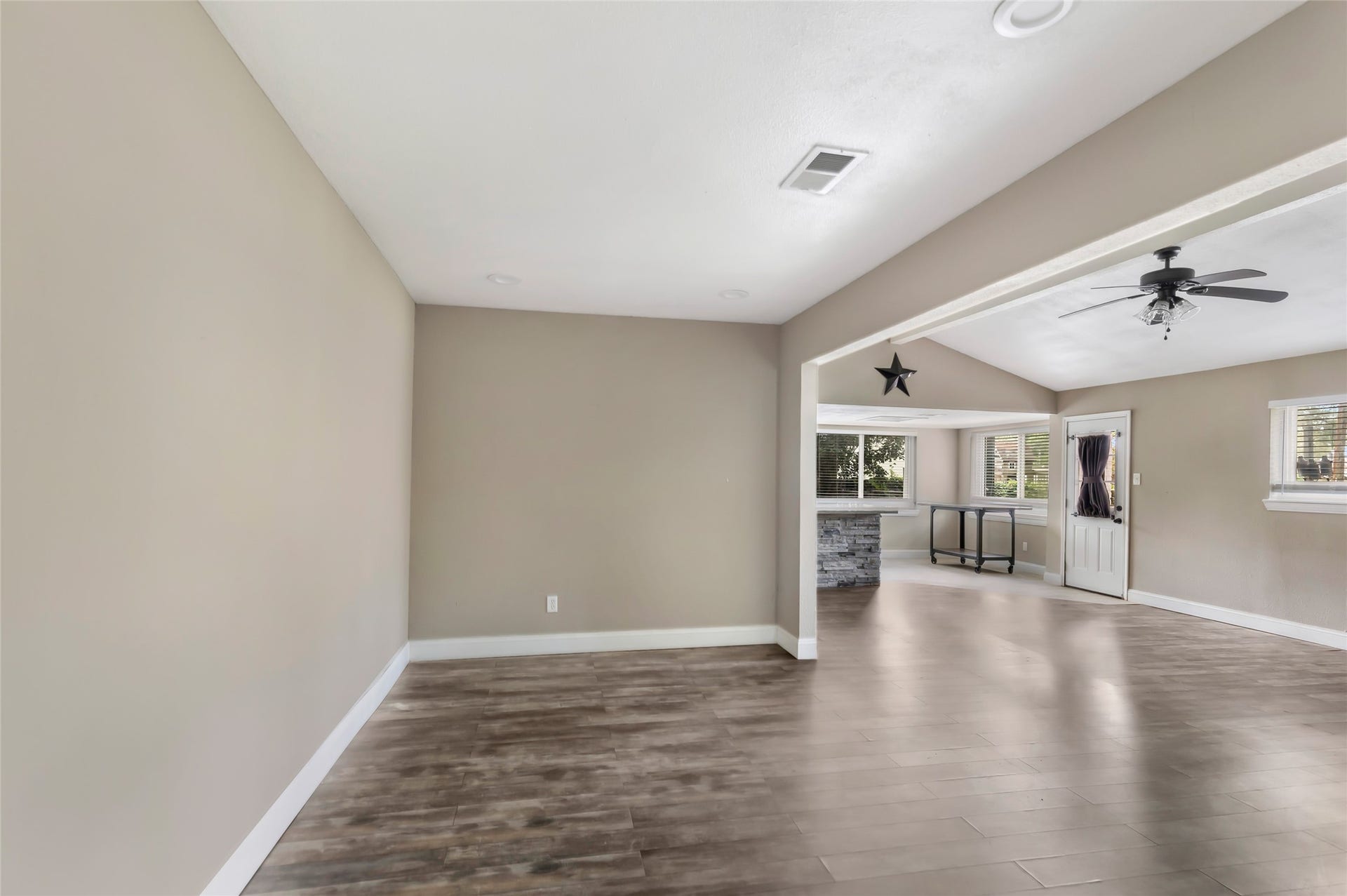 20906 Flaming Arrow Trail, Crosby, TX 77532 Formal Dining