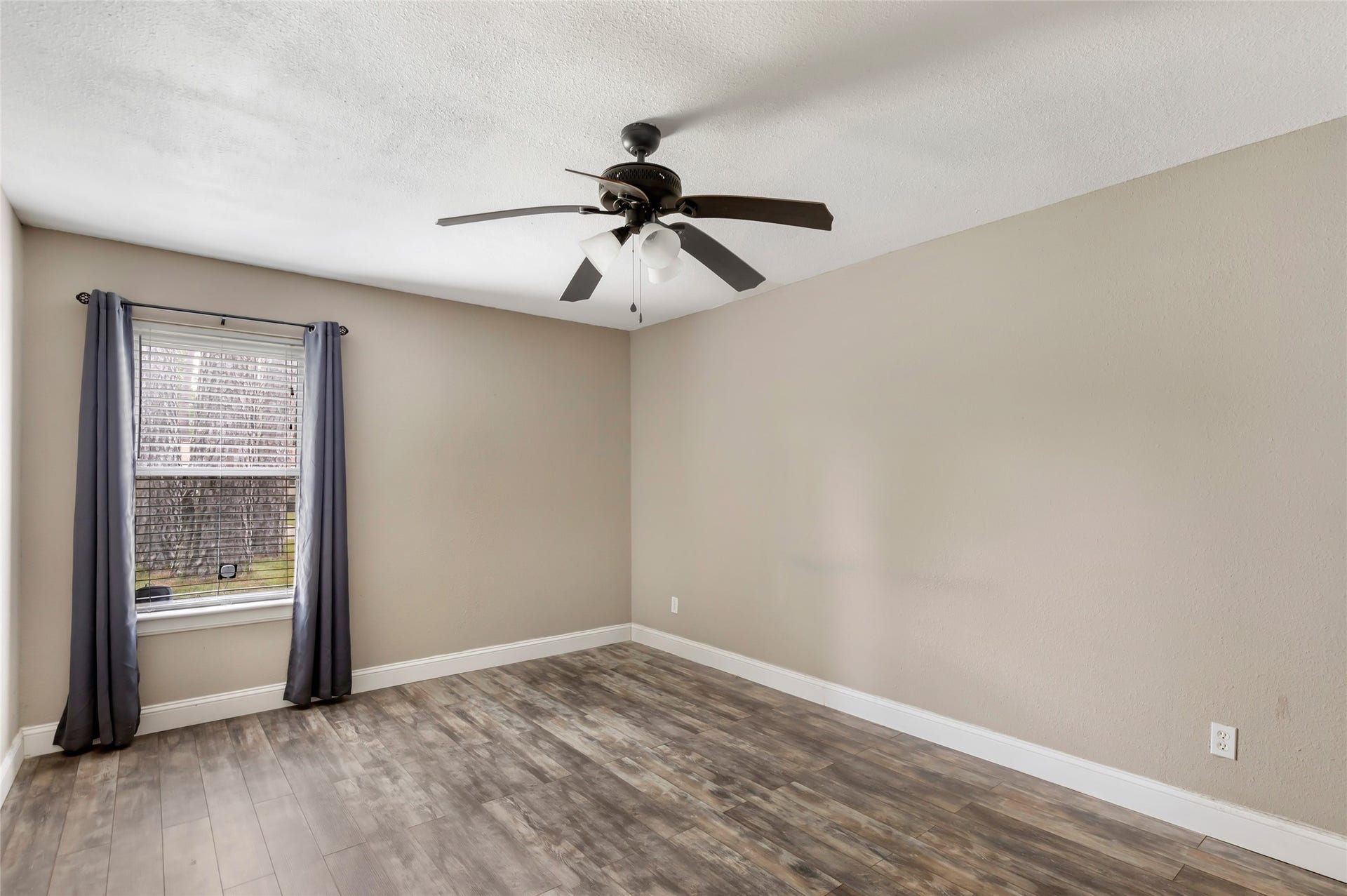 20906 Flaming Arrow Trail, Crosby, TX 77532 Bedroom