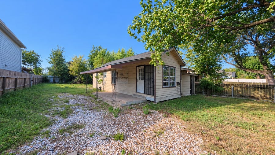 Property photo for 925 Lakin Avenue, Pasadena, TX