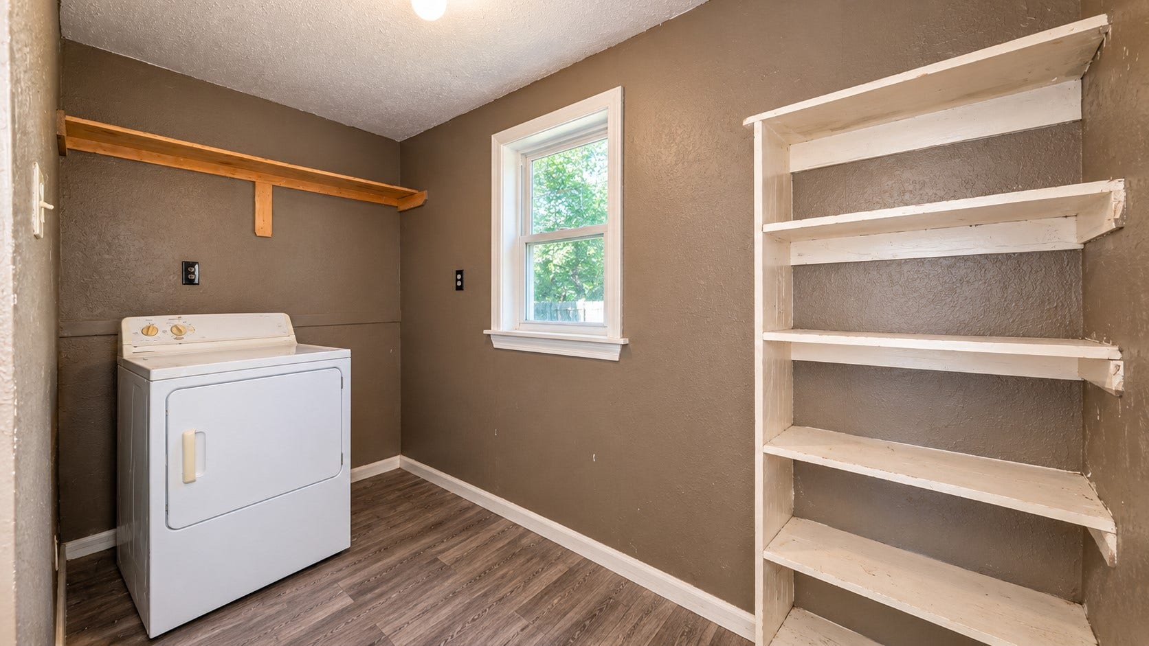925 Lakin Avenue, Pasadena, TX 77506 925 Lakin Avenue, Pasadena, TX 77506
