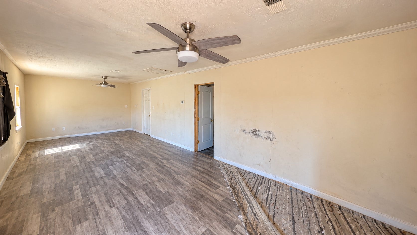 925 Lakin Avenue, Pasadena, TX 77506 925 Lakin Avenue, Pasadena, TX 77506