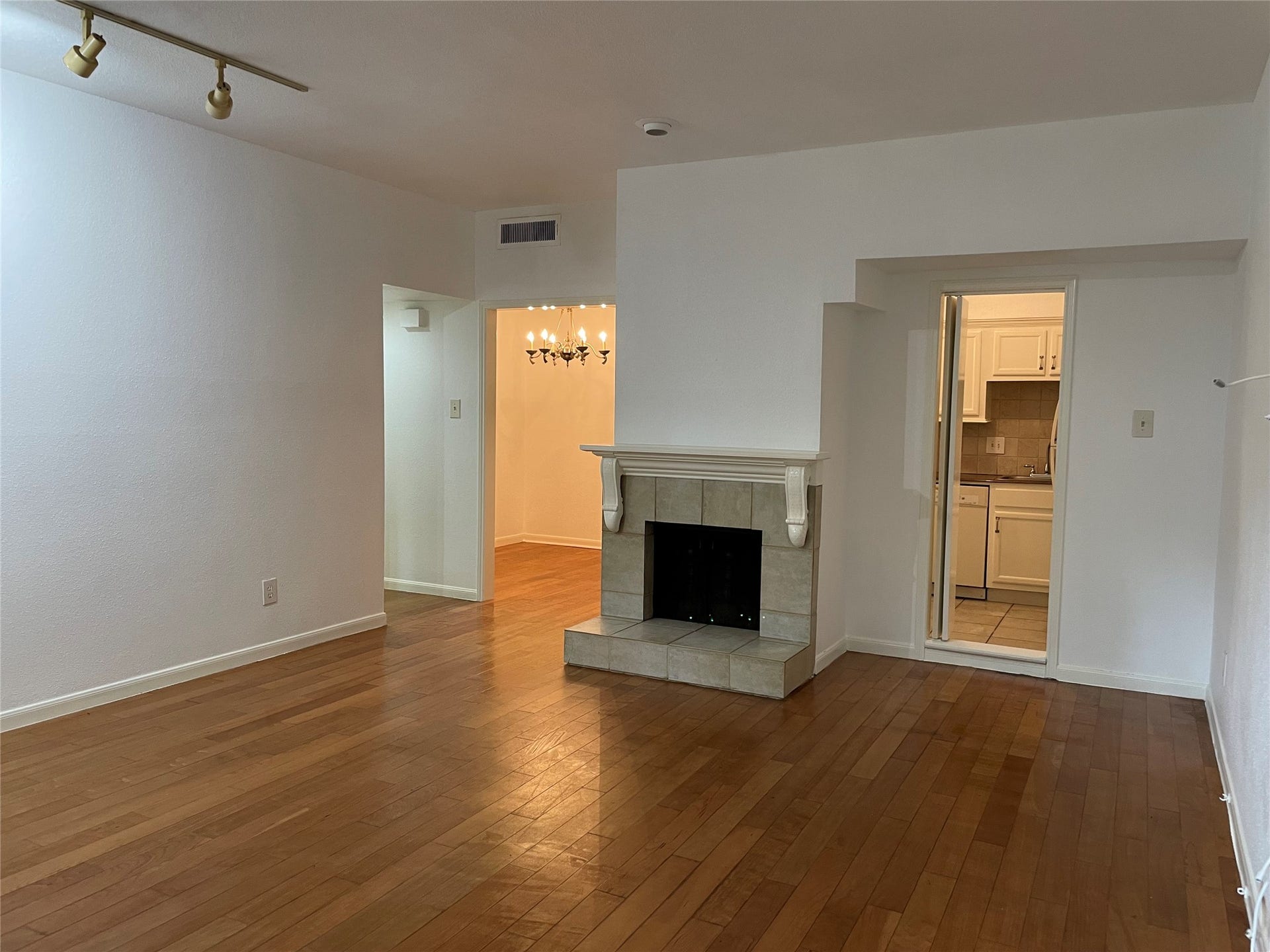 2100 Tanglewilde Street, #597, Houston, TX 77063 2100 Tanglewilde Street, #597, Houston, TX 77063