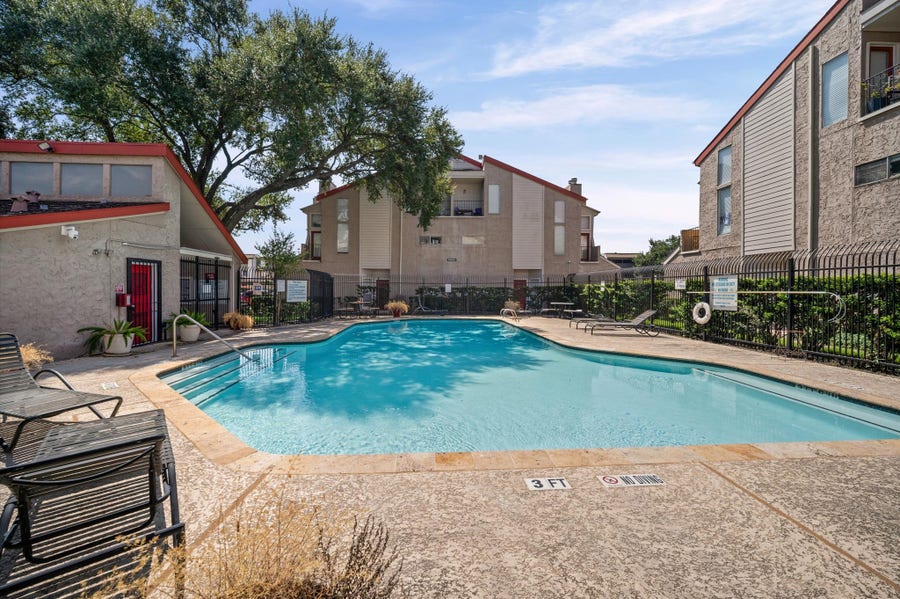 Property photo for 10855 Meadowglen Lane, #927, Houston, TX