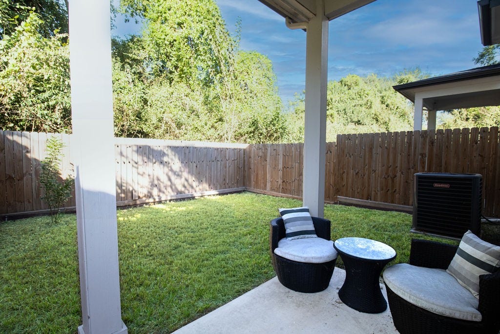 8415 Sunnyhill Street, #B, Houston, TX 77088 Large fenced yard with covered patio!