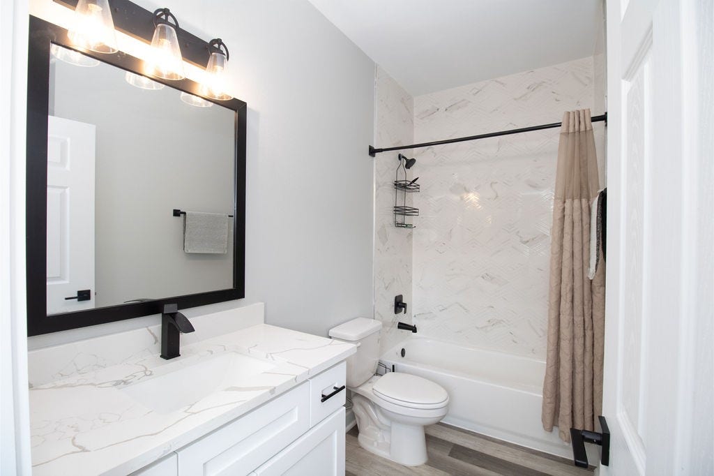 8415 Sunnyhill Street, #B, Houston, TX 77088 Luxurious second bathroom!