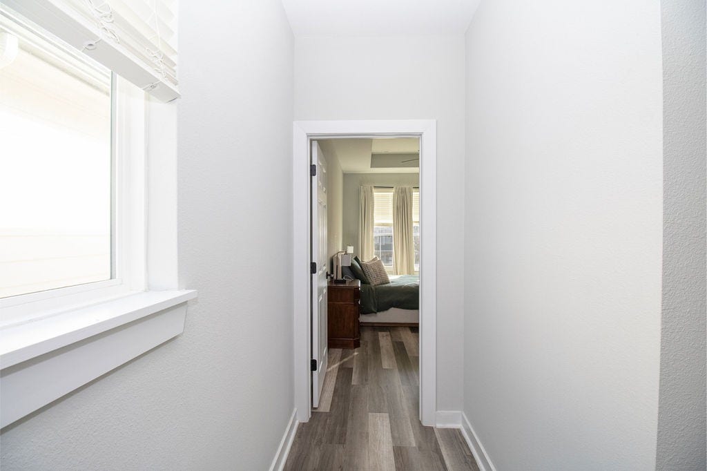8415 Sunnyhill Street, #B, Houston, TX 77088 Hallway to the master suite
