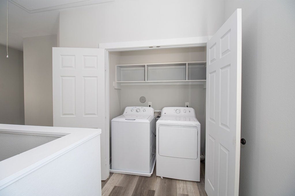 8415 Sunnyhill Street, #B, Houston, TX 77088 Washer and Dryer included and upstairs for convenience!