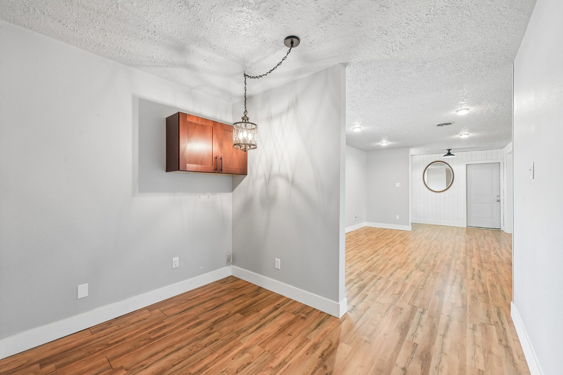 101 W Larkspur Drive, Alvin, TX 77511 Perfect location to put a desk or workspace.