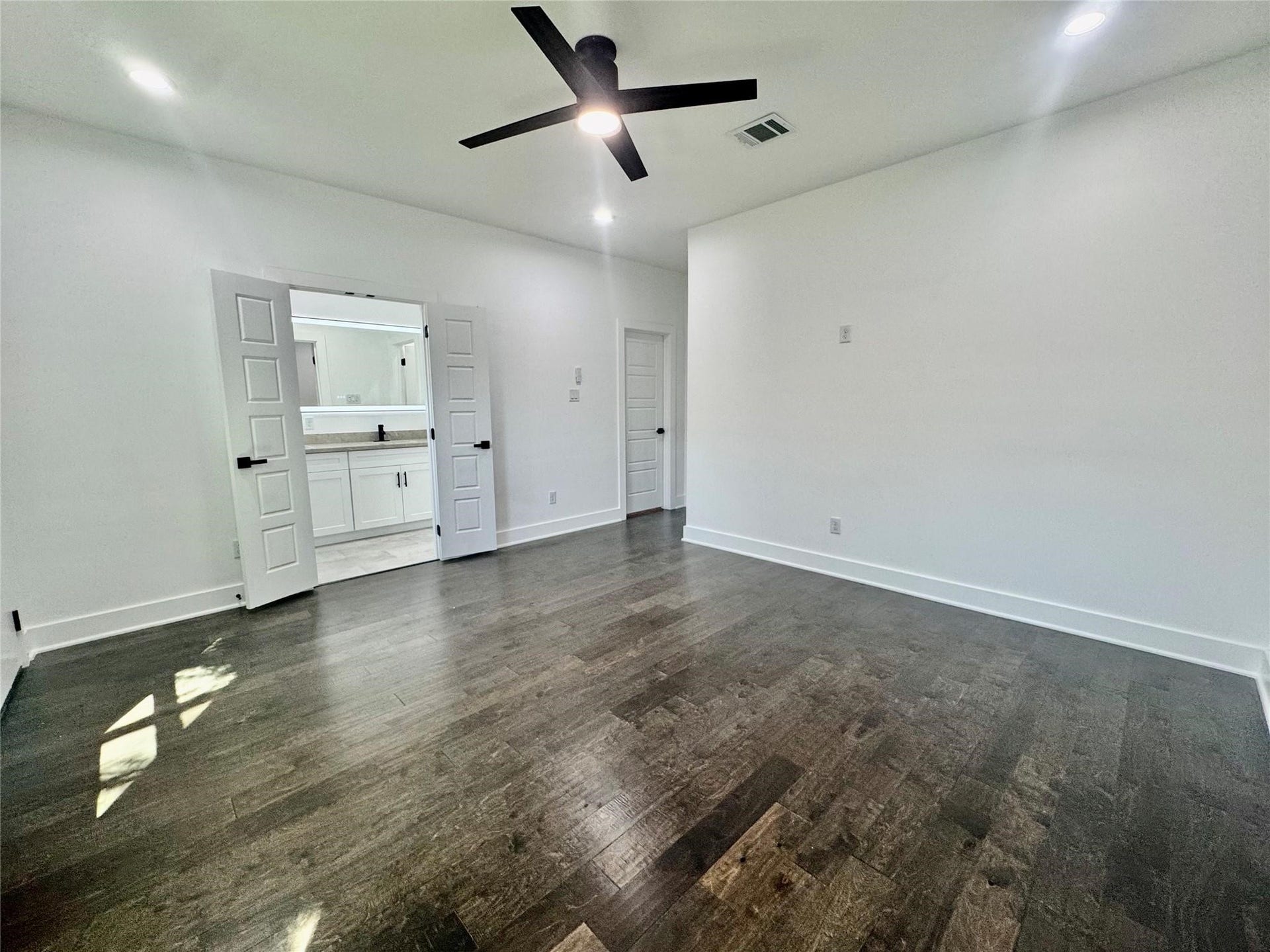 6928 Paris, Houston, TX 77021 6928 Paris, Houston, TX 77021
