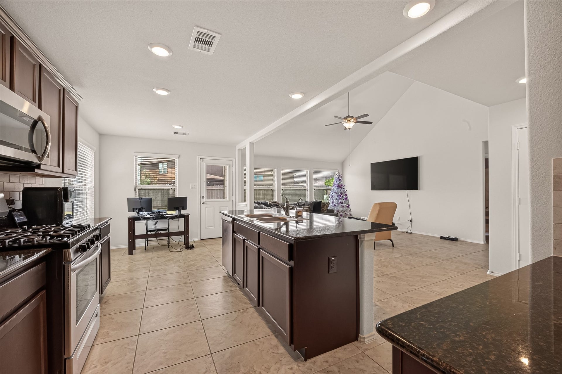 322 Marble Springs Lane, La Marque, TX 77568 322 Marble Springs Lane, La Marque, TX 77568