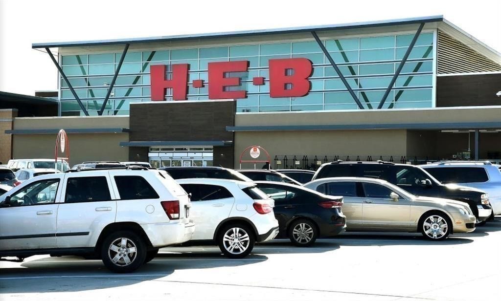 2018 Covent Garden Station, Houston, TX 77045 Minutes away, brand new HEB is open on MacGregor & 288.