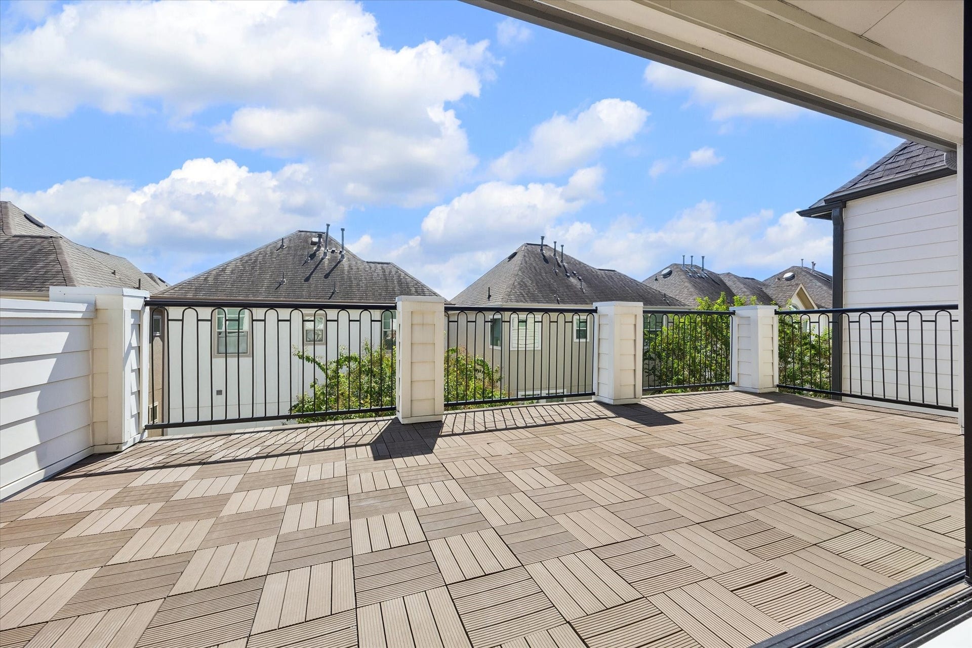 2018 Covent Garden Station, Houston, TX 77045 Oversized Rooftop Patio measuring 24'x11'.