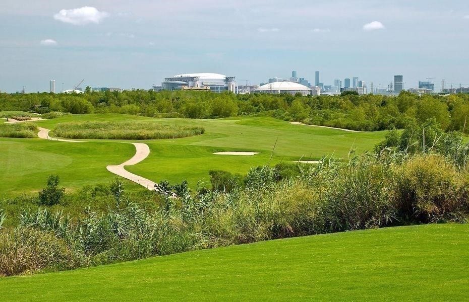 2018 Covent Garden Station, Houston, TX 77045 Wildcat Golf just minutes away! If you look closely you can see the Fannin Station Neighborhood.